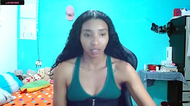 Snapshot of sensitive_brunette chatting on February 18, 2026, 12:50 am sensitive brunette online show from February 18, 2026, 12:50 am