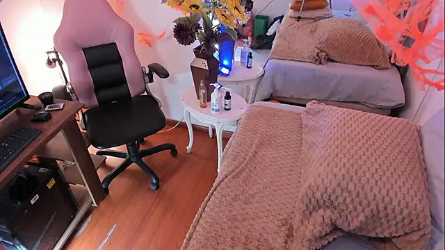 Tom cooper  online show from October 21, 2025, 12:50 pm