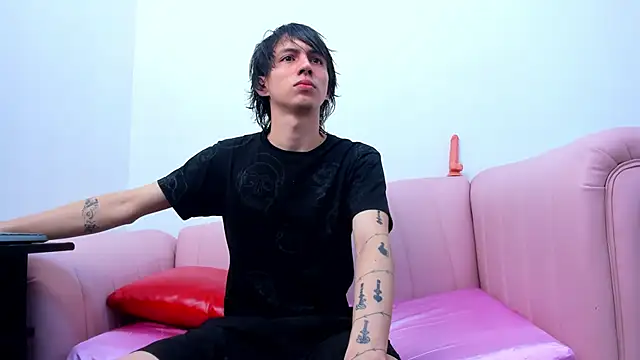 Snapshot of JeanRam18 chatting on December 2, 2025, 11:37 am JeanRam18 online show from December 2, 2025, 11:37 am