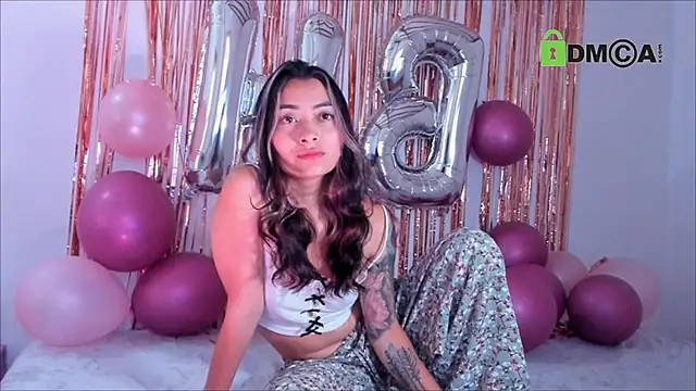 Lauren A online show from December 13, 2024, 5:21 pm