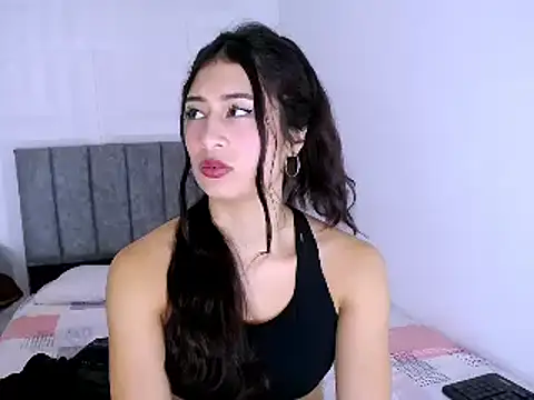 nataly red online show from December 15, 2024, 4:37 pm