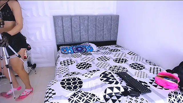 nataly red online show from February 25, 2025, 5:15 pm