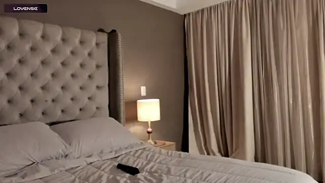 Snapshot of vangie_ chatting on October 14, 2025, 11:49 pm vangie online show from October 14, 2025, 11:49 pm