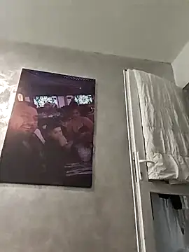 AvaLloyd online show from October 20, 2025, 7:20 am