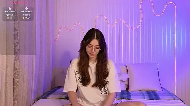 Ester Hill online show from January 21, 2025, 10:41 pm