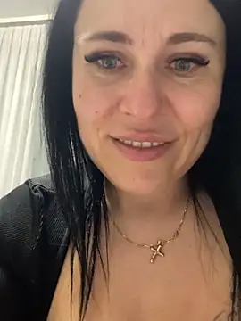 CuteNata online show from January 11, 2025, 5:18 pm