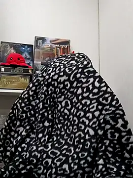ElliMoor online show from December 13, 2024, 3:43 pm