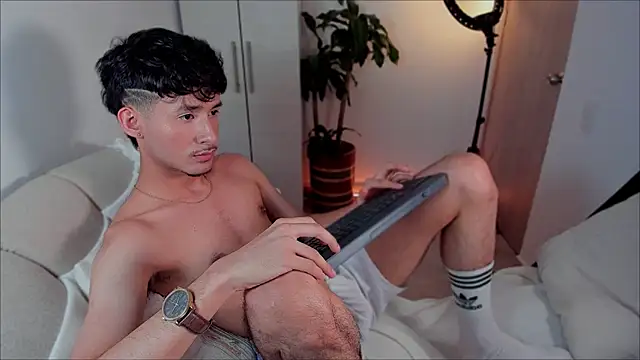 dimitri targaryen online show from January 9, 2025, 3:15 am