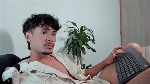 dimitri targaryen online show from February 21, 2025, 2:06 am