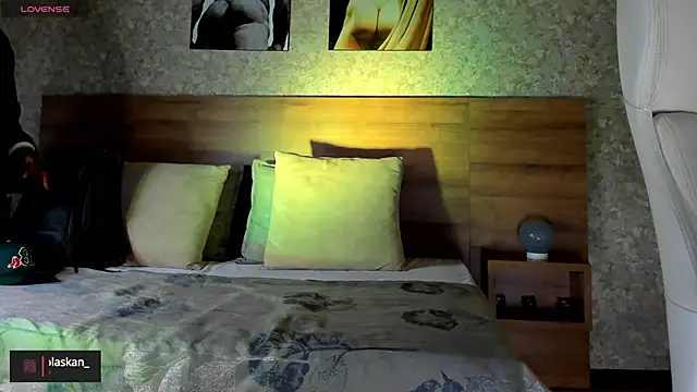 nicolaskan online show from December 31, 2024, 10:58 am