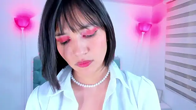 Snapshot of lina_bedoya_ chatting on January 13, 2025, 2:53 pm lina bedoya online show from January 13, 2025, 2:53 pm