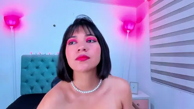 Snapshot of lina_bedoya_ chatting on January 16, 2025, 11:37 am lina bedoya online show from January 16, 2025, 11:37 am