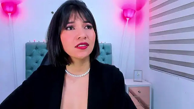 Snapshot of lina_bedoya_ chatting on January 18, 2025, 11:43 am lina bedoya online show from January 18, 2025, 11:43 am