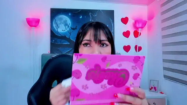 Snapshot of lina_bedoya_ chatting on February 20, 2025, 11:42 am lina bedoya online show from February 20, 2025, 11:42 am