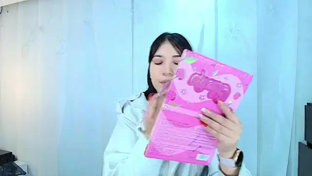 Snapshot of lina_bedoya_ chatting on October 11, 2025, 11:42 am lina bedoya online show from October 11, 2025, 11:42 am