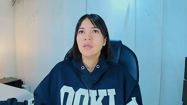 Snapshot of lina_bedoya_ chatting on November 28, 2025, 11:35 am lina bedoya online show from November 28, 2025, 11:35 am