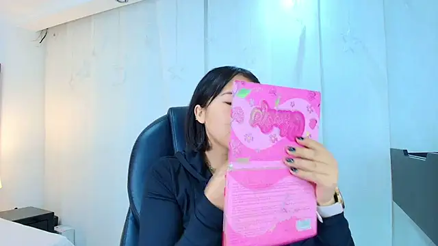 Snapshot of lina_bedoya_ chatting on November 29, 2025, 11:35 am lina bedoya online show from November 29, 2025, 11:35 am