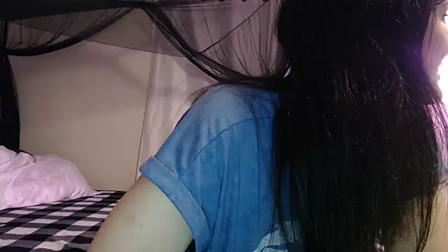 CrystalLakeXO online show from June 24, 2026, 4:44 am