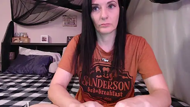CrystalLakeXO online show from July 12, 2026, 9:22 am