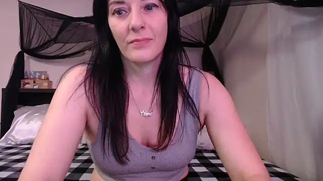 CrystalLakeXO online show from July 16, 2026, 8:20 am