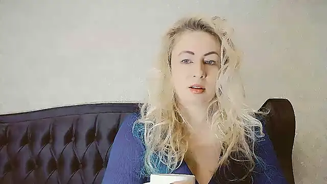 Olesya online show from January 9, 2026, 4:15 am