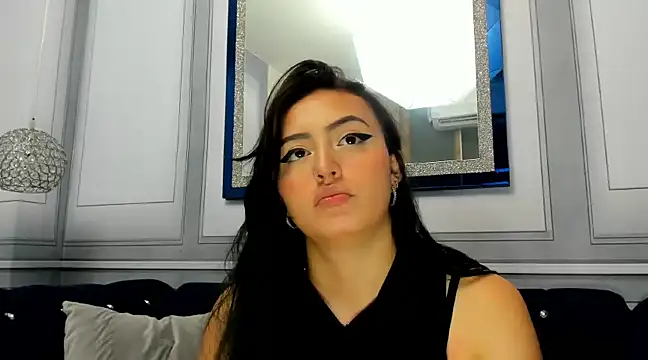 Snapshot of Lesly_sexy4u chatting on December 18, 2024, 3:47 am Lesly sexy4u online show from December 18, 2024, 3:47 am