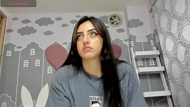 Snapshot of Lesly_sexy4u chatting on January 25, 2025, 1:43 am Lesly sexy4u online show from January 25, 2025, 1:43 am