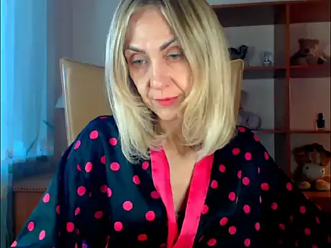 Snapshot of Tanya6547 chatting on October 15, 2025, 9:42 am Tanya6547 online show from October 15, 2025, 9:42 am