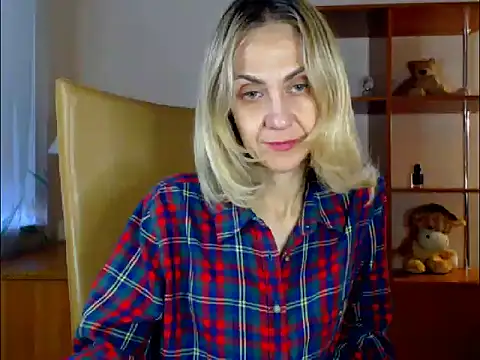 Snapshot of Tanya6547 chatting on November 6, 2025, 9:21 am Tanya6547 online show from November 6, 2025, 9:21 am