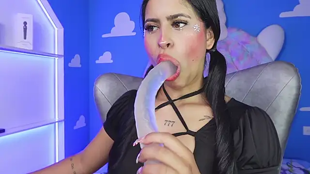 miss romyna online show from December 23, 2025, 11:08 am