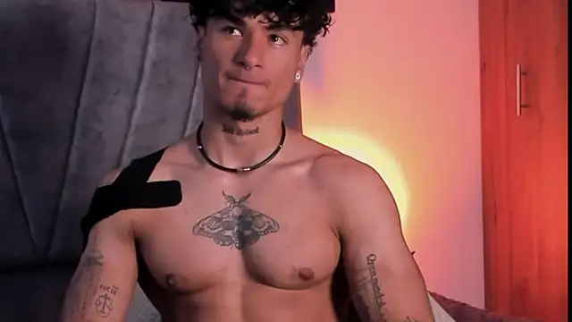 Thomas Fit1 online show from October 7, 2025, 9:01 pm