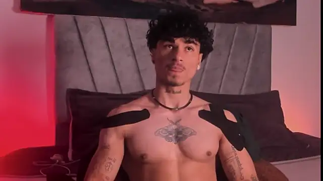 Thomas Fit1 online show from November 25, 2025, 7:03 pm