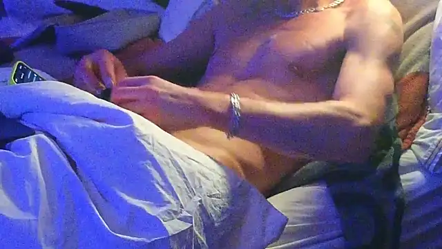 YouLikeBigDick9 online show from March 14, 2025, 7:59 am