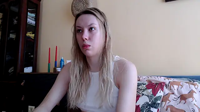 Snapshot of Scarlettford chatting on December 11, 2024, 10:03 am Scarlettford online show from December 11, 2024, 10:03 am