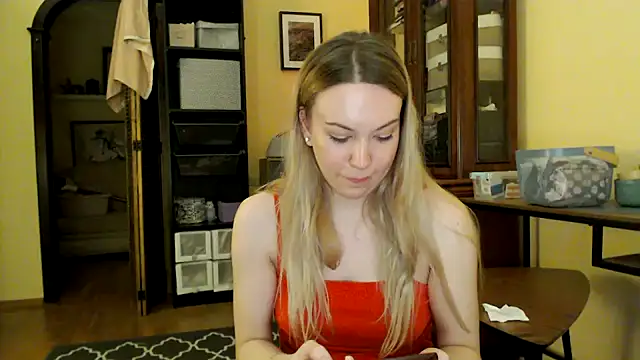 Snapshot of Scarlettford chatting on January 18, 2025, 7:37 pm Scarlettford online show from January 18, 2025, 7:37 pm