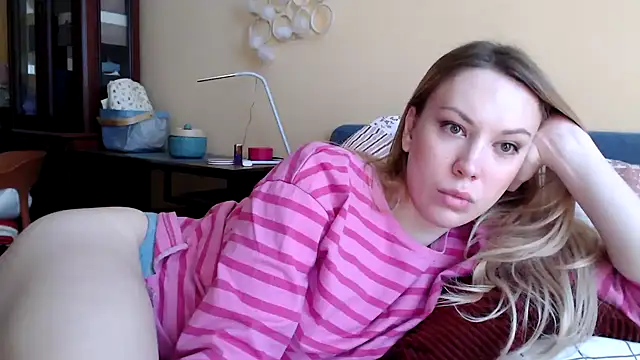 Snapshot of Scarlettford chatting on February 7, 2025, 11:56 am Scarlettford online show from February 7, 2025, 11:56 am