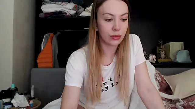 Snapshot of Scarlettford chatting on September 24, 2025, 1:25 pm Scarlettford online show from September 24, 2025, 1:25 pm