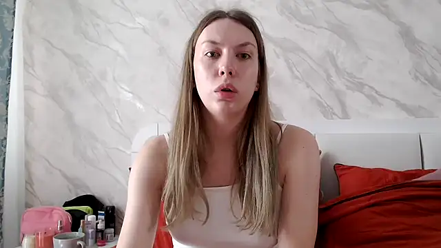 Snapshot of Scarlettford chatting on June 13, 2026, 11:41 am Scarlettford online show from June 13, 2026, 11:41 am