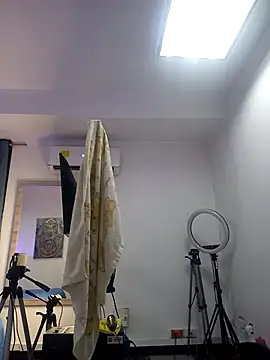 AnthonelaDuque online show from February 19, 2025, 11:38 am