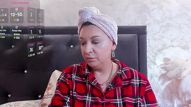 Snapshot of RaelleDarkstar chatting on February 9, 2026, 11:58 am RaelleDarkstar online show from February 9, 2026, 11:58 am