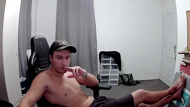 PKrisztian online show from September 28, 2025, 4:01 pm