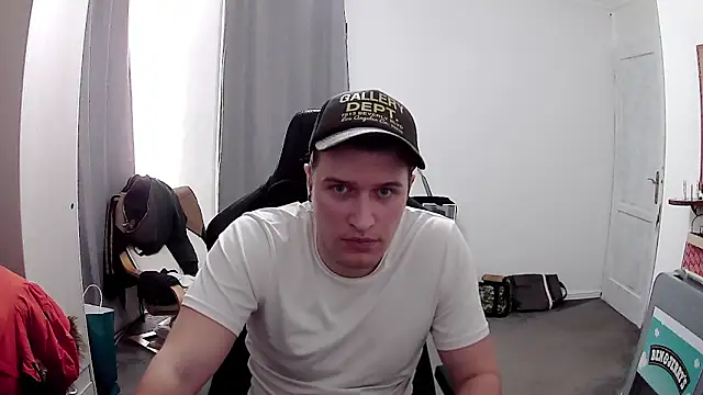 PKrisztian online show from April 16, 2026, 8:42 pm