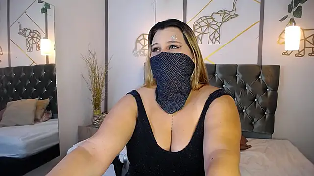 Snapshot of SalmaZaman chatting on January 25, 2025, 2:36 pm SalmaZaman online show from January 25, 2025, 2:36 pm