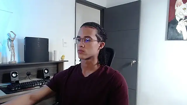 alejo x3 online show from February 17, 2025, 7:53 pm