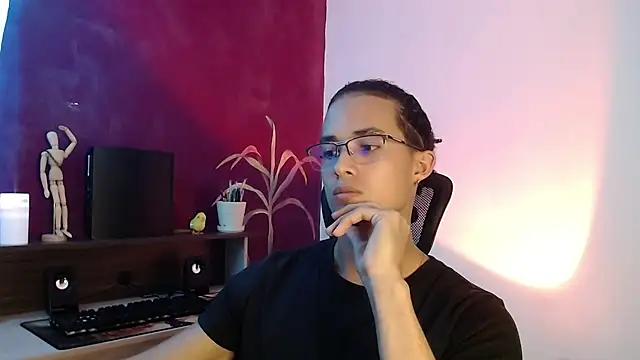 alejo x3 online show from March 14, 2025, 2:10 am