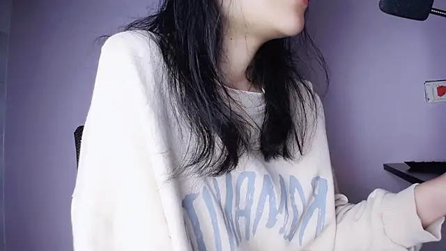 Snapshot of Baenee chatting on January 13, 2025, 3:15 pm Baenee online show from January 13, 2025, 3:15 pm