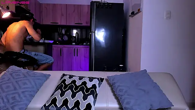 Snapshot of SymonPrince chatting on October 14, 2025, 8:09 pm SymonPrince online show from October 14, 2025, 8:09 pm