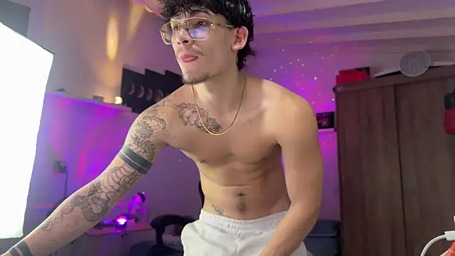 Kisan Smith online show from April 13, 2026, 3:23 am