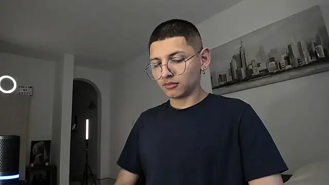 a lejandro 0 8 online show from March 14, 2025, 9:03 am