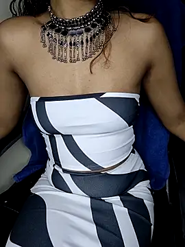 Leeeezzzz roy online show from October 5, 2025, 7:01 pm